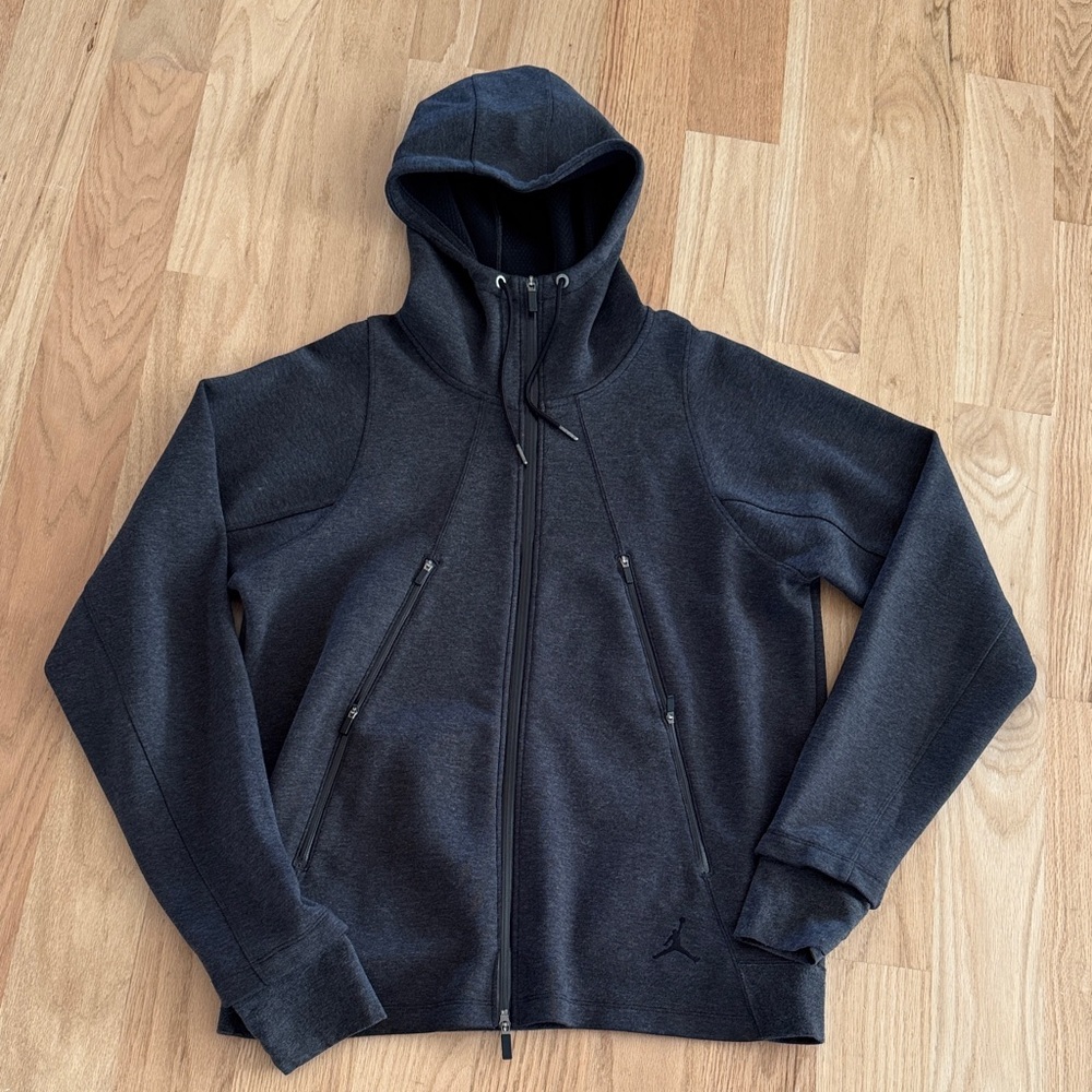 Jordan brand Men’s zip up hoodie
Size: XL
Color: charcoal gray